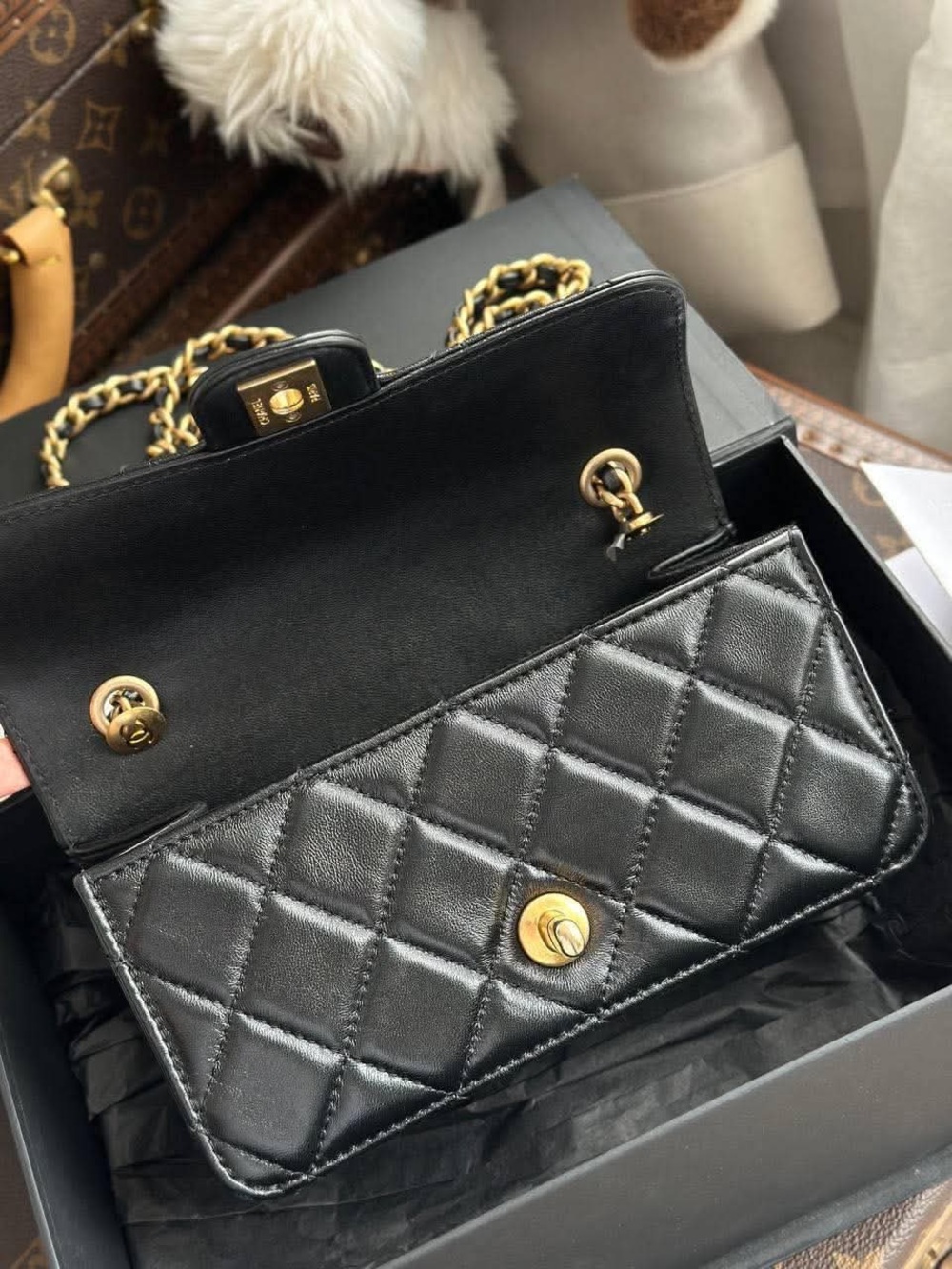 CHANEL Black Quilted Lambskin Chain Wallet with Gold Hardware - Picture 2 of 7